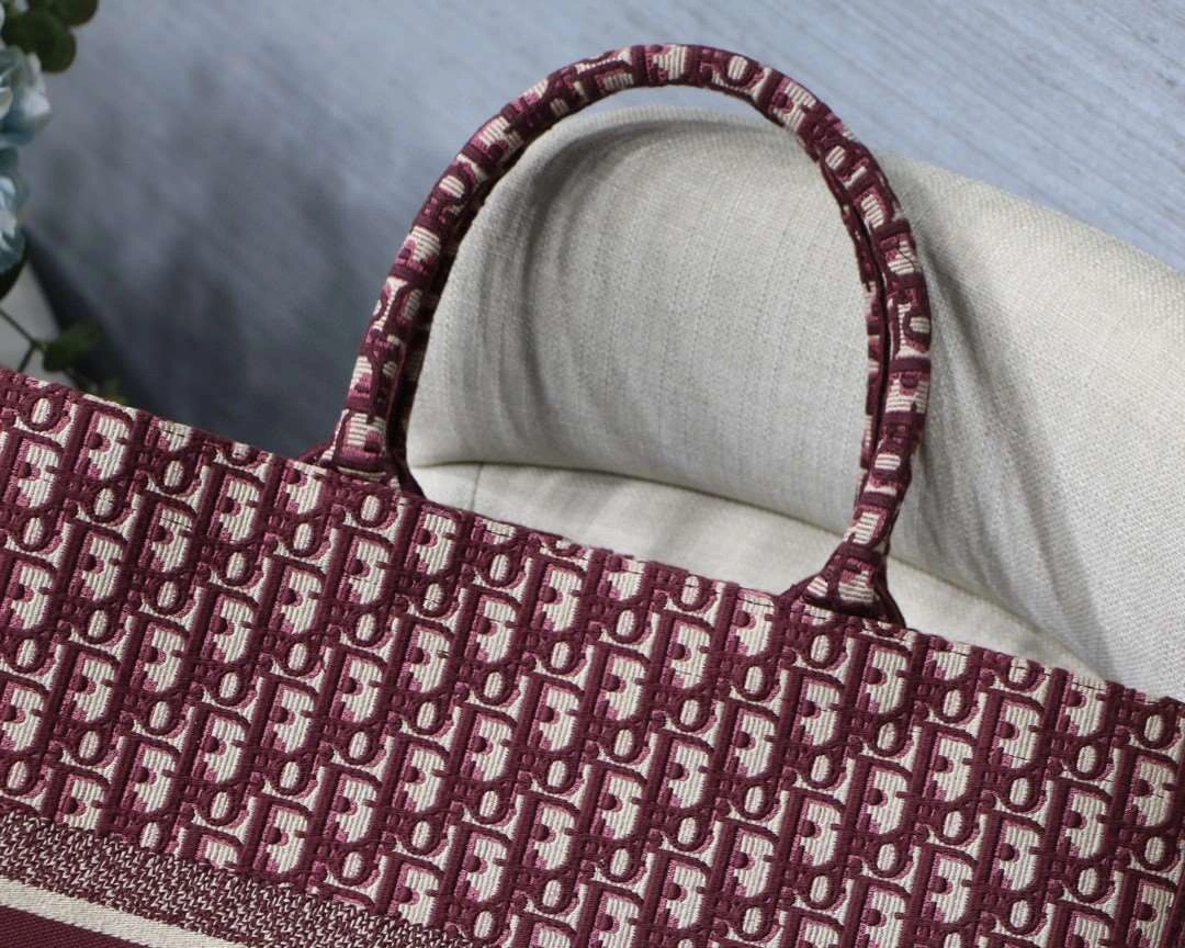 *MOMO--- M1286 Tote item : A-B00H0518L
