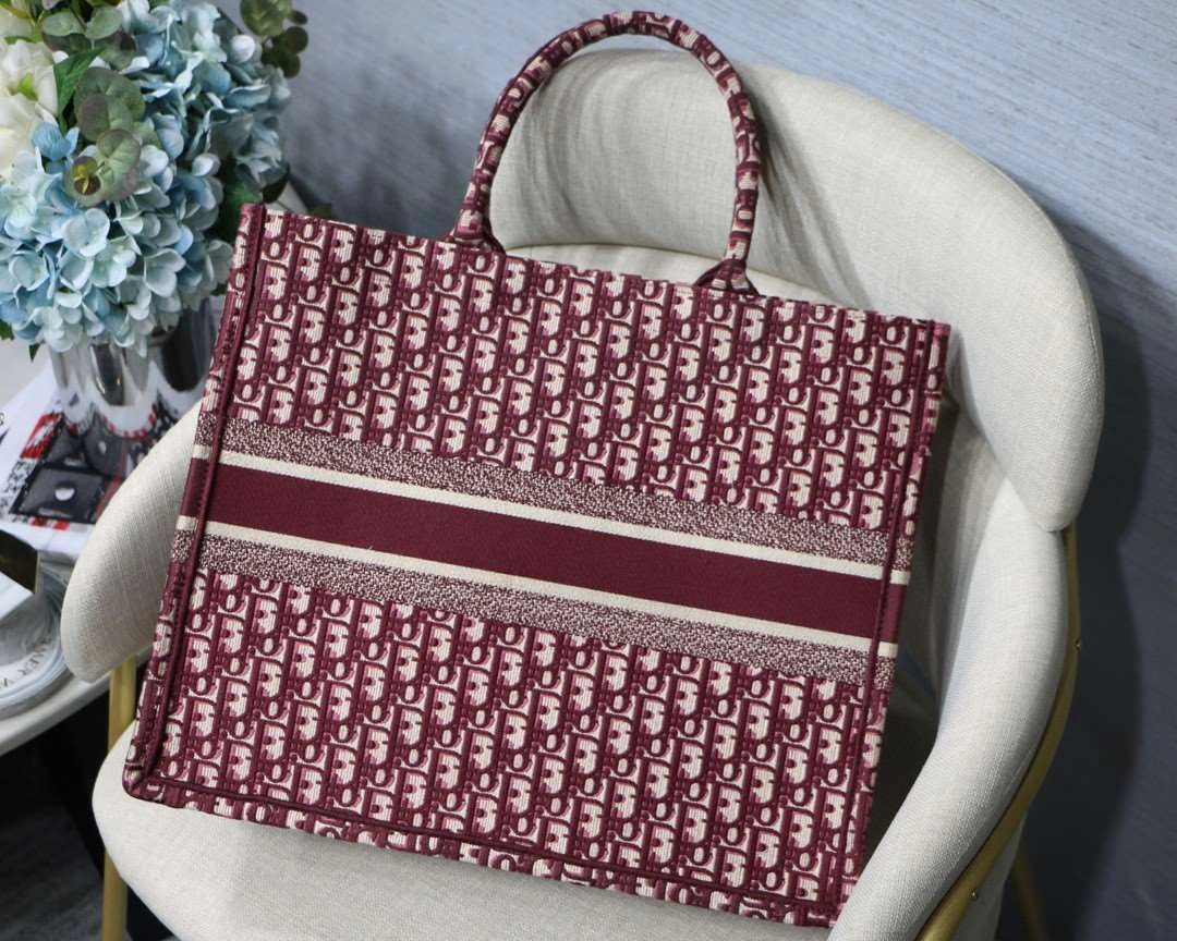 *MOMO--- M1286 Tote item : A-B00H0518L