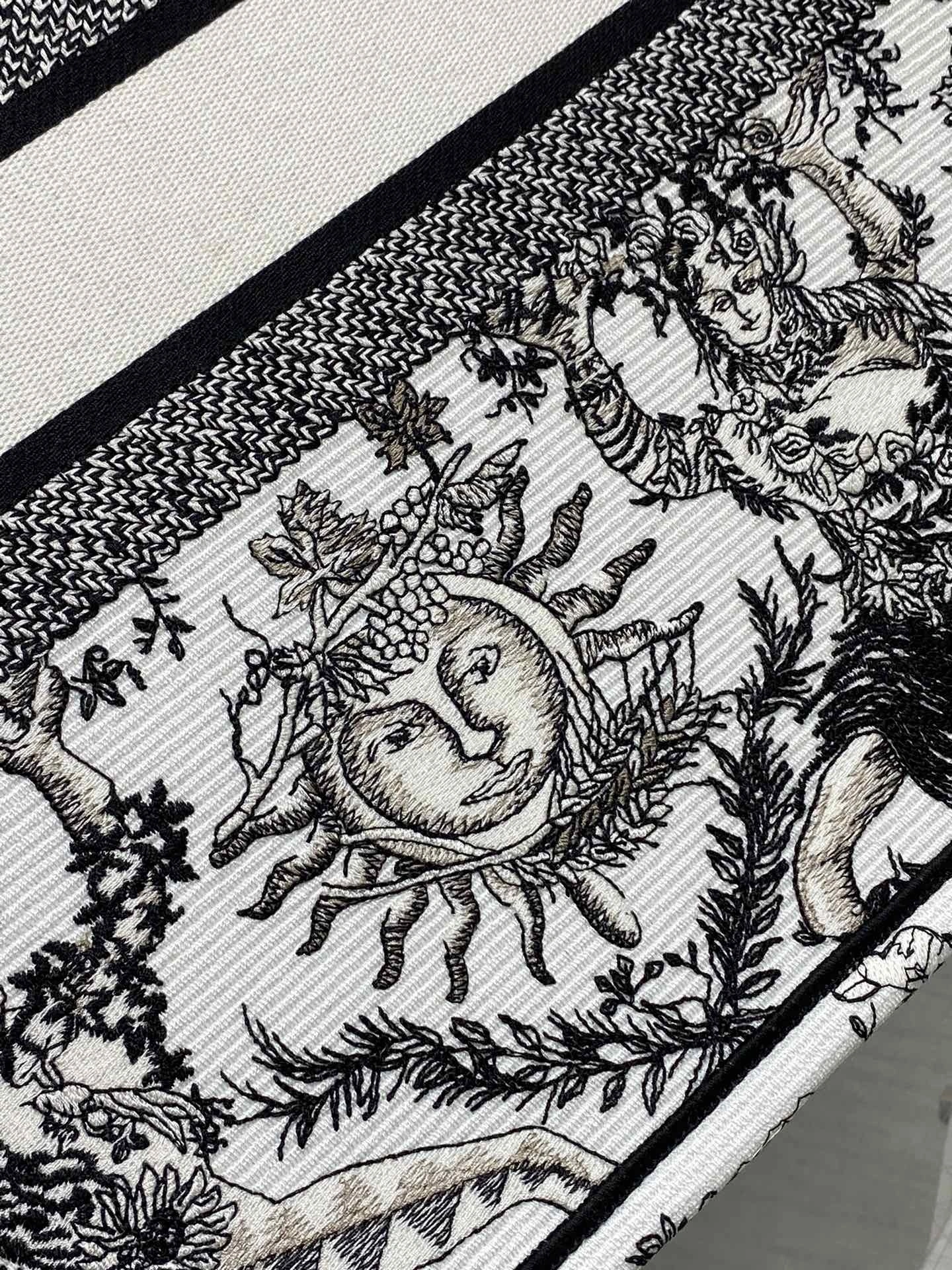 MOMO--- M1286ZECQ-M911 item:D-B063D0686