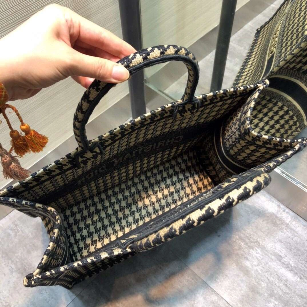 *MOMO--- M1286ZRFP-M976 TOTE item : A-B181H0530L