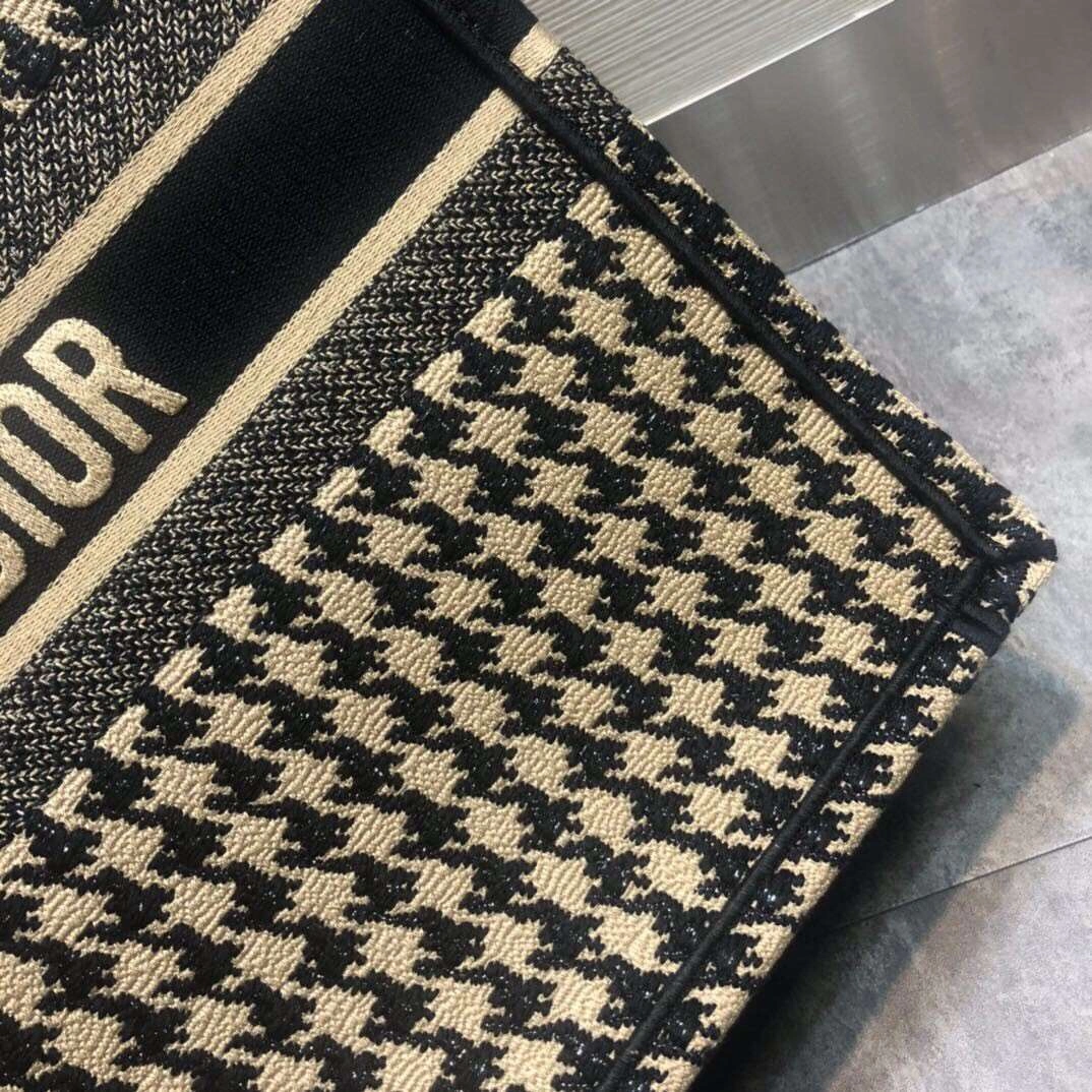 *MOMO--- M1286ZRFP-M976 TOTE item : A-B181H0530L