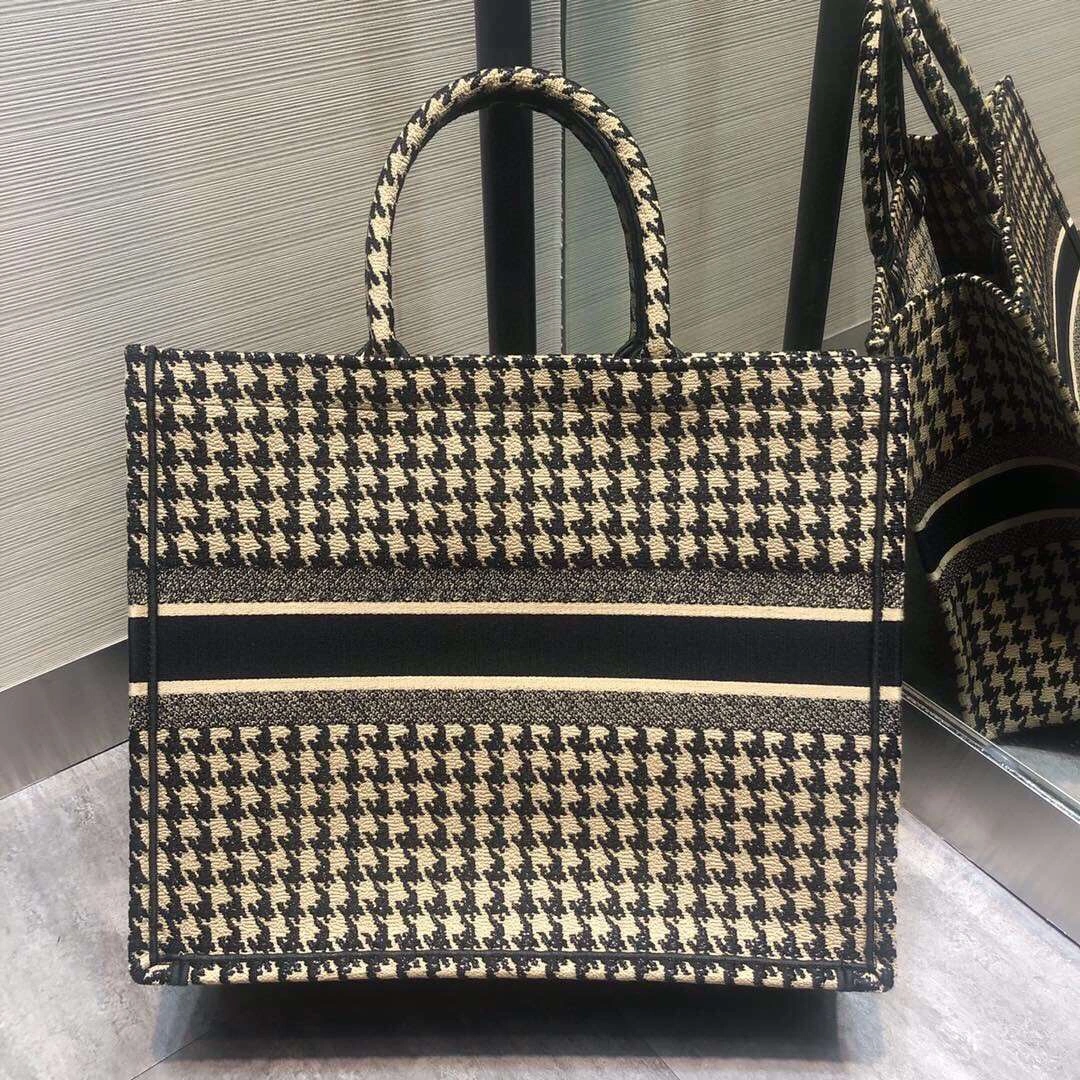 *MOMO--- M1286ZRFP-M976 TOTE item : A-B181H0530L
