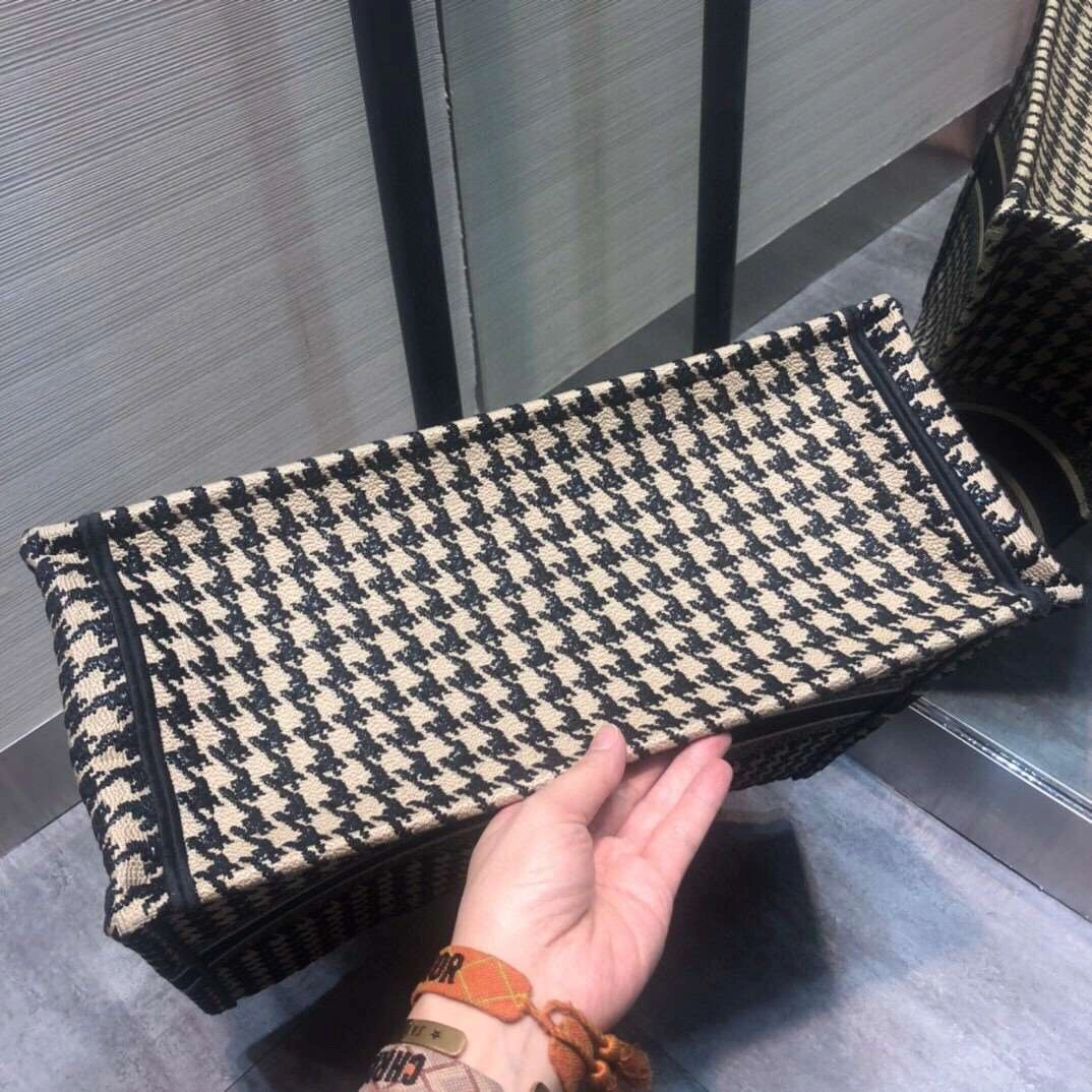 *MOMO--- M1286ZRFP-M976 TOTE item : A-B181H0530L