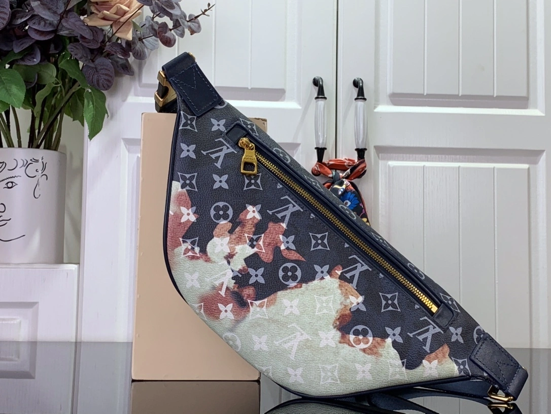 MOMO--- M23905 Discovery Monogram item:C-B063K2210R