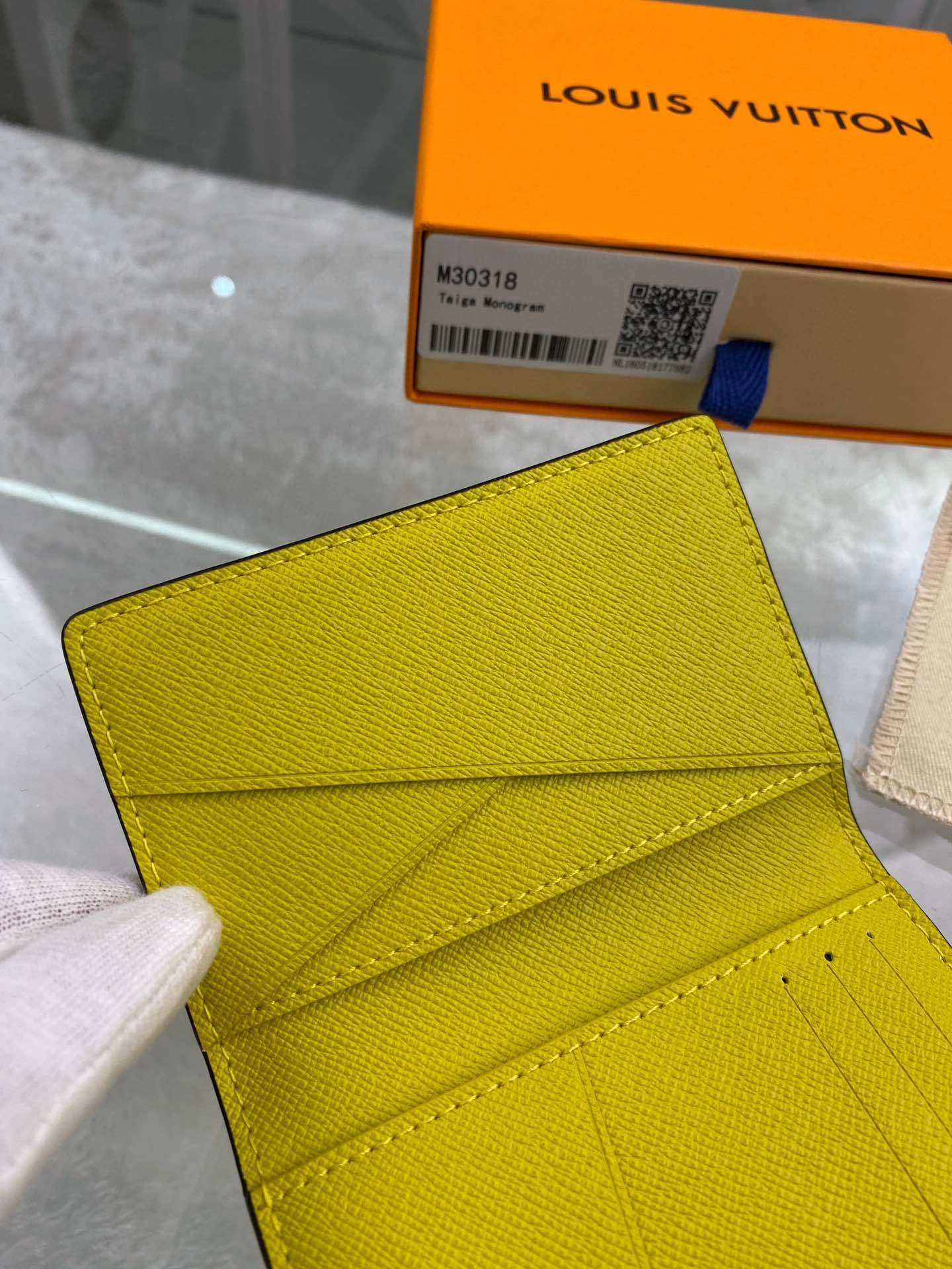 *MOMO--- M30318 item : A-B040G3053