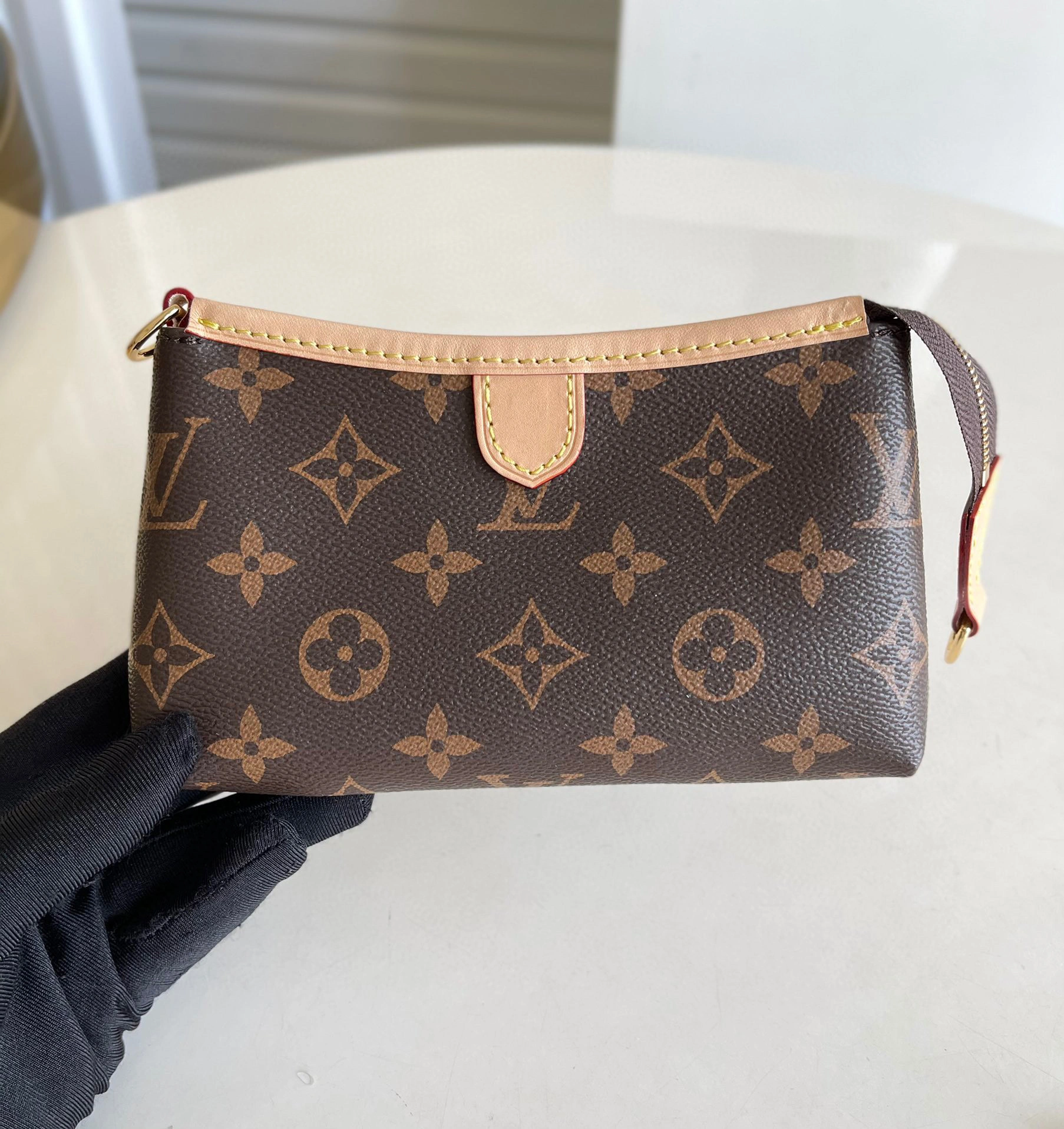 &MOMO--- M40353 cowhide item : A-B063h8361T
