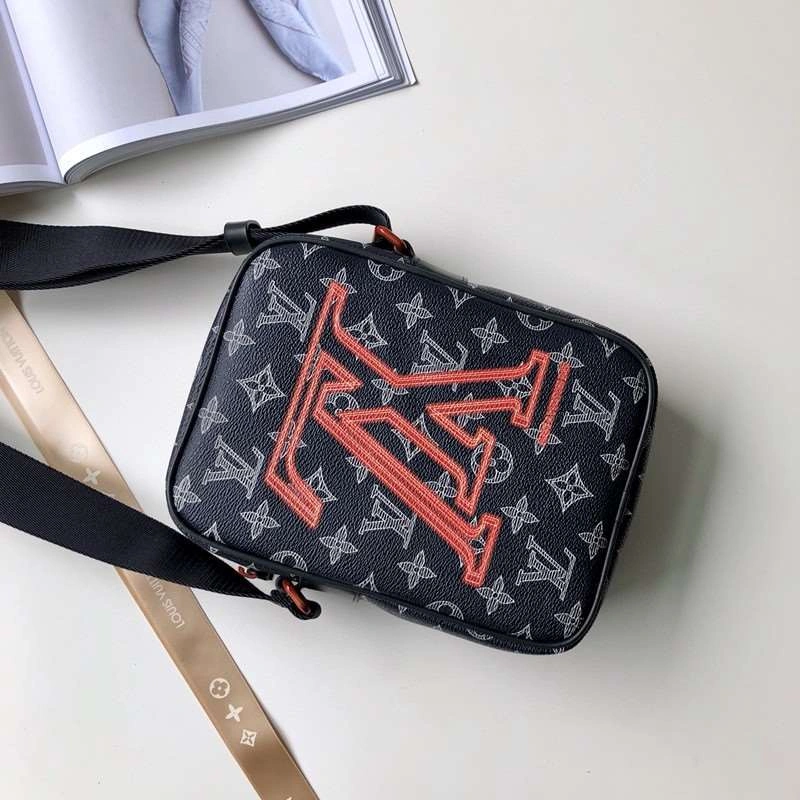 *MOMO--- M43678 cowhide item : A-B106G2950