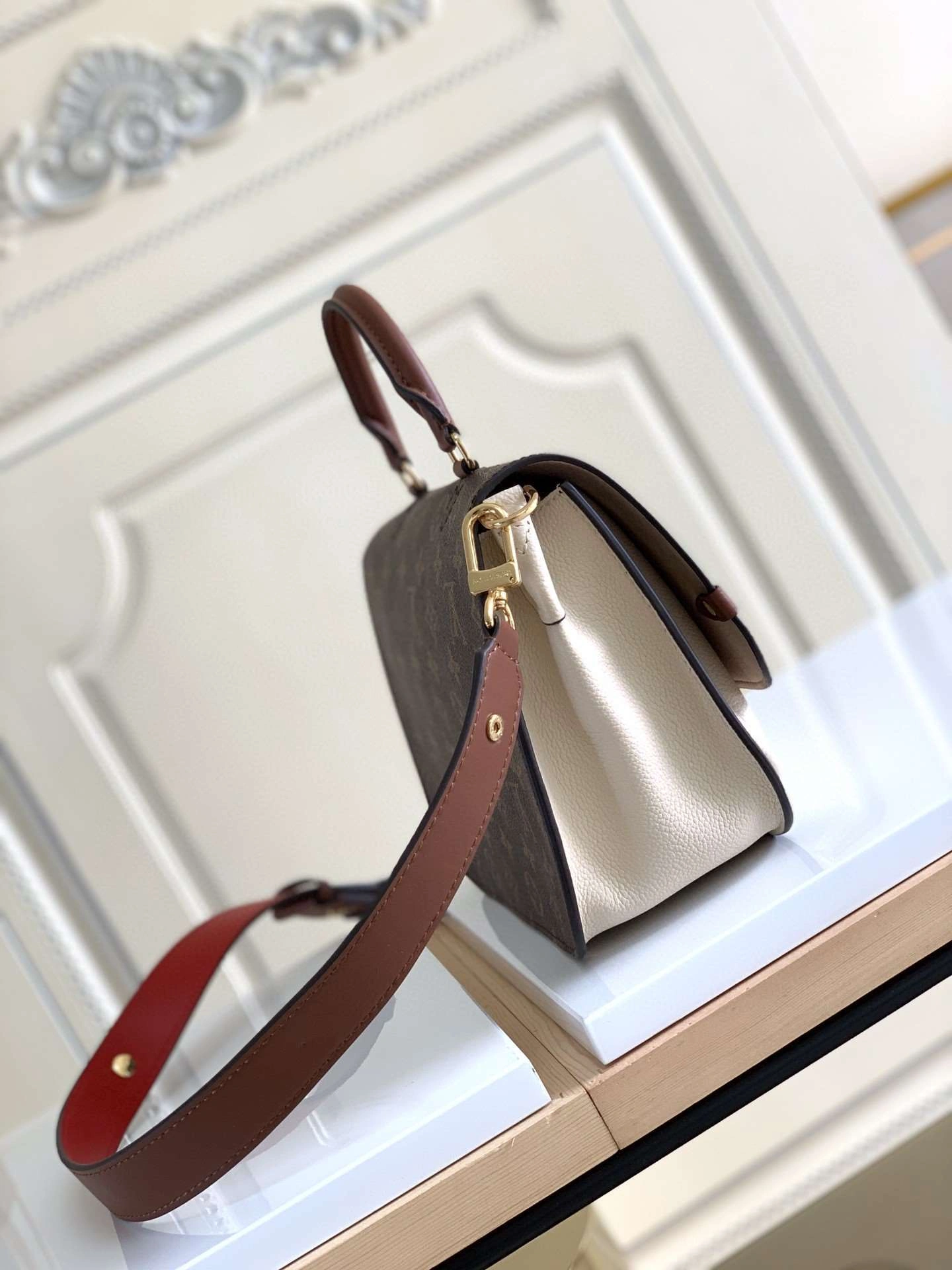*MOMO--- M44353 item : A-B340G2868