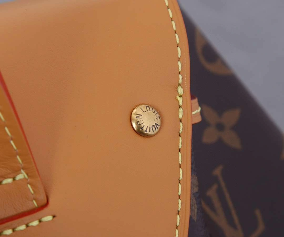 *MOMO--- M44658 cowhide item : A-B340G3005