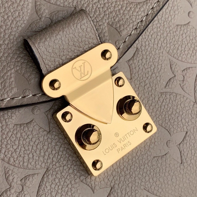 MOMO--- M44738 item : A-B330H0345