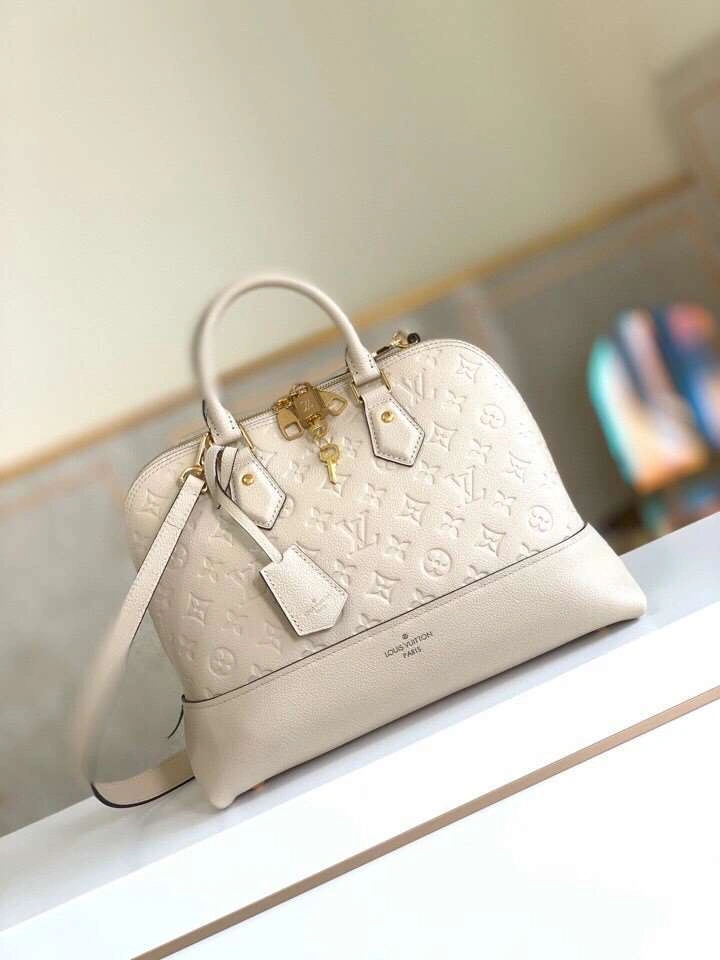 *MOMO--- M44834 item : A-B00G3050