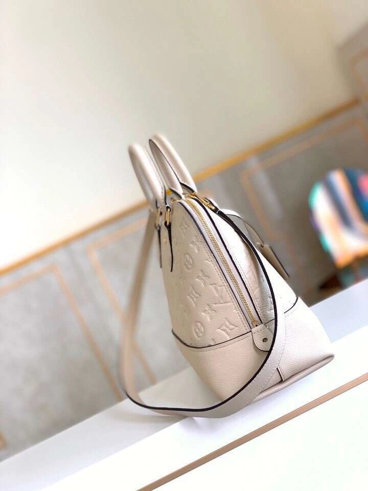 *MOMO--- M44834 item : A-B00G3050