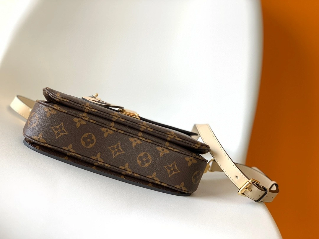 MOMO--- M45152 cowhide item : A-B00H0369