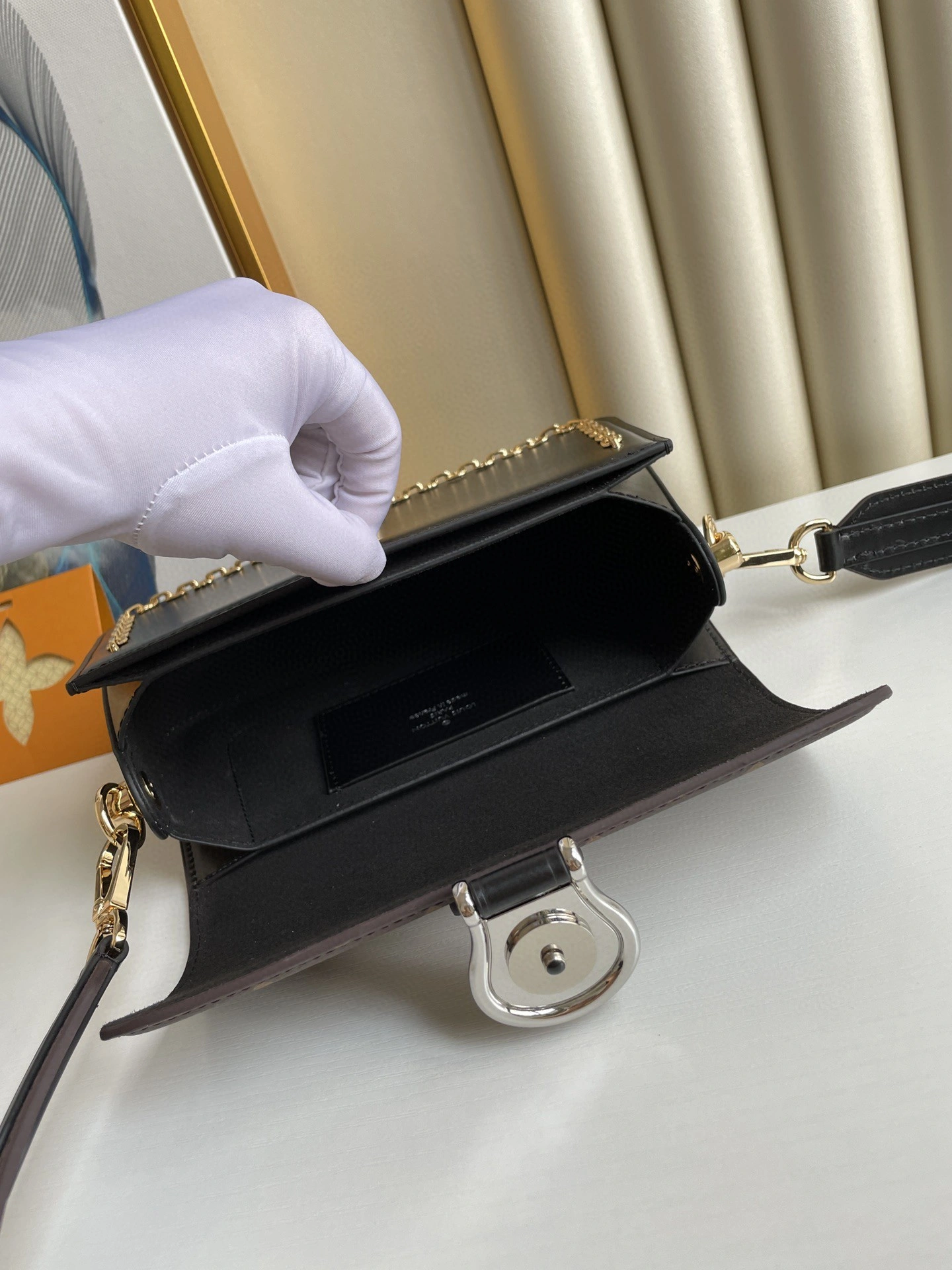 *MOMO--- M45559 item : A-B00G2945