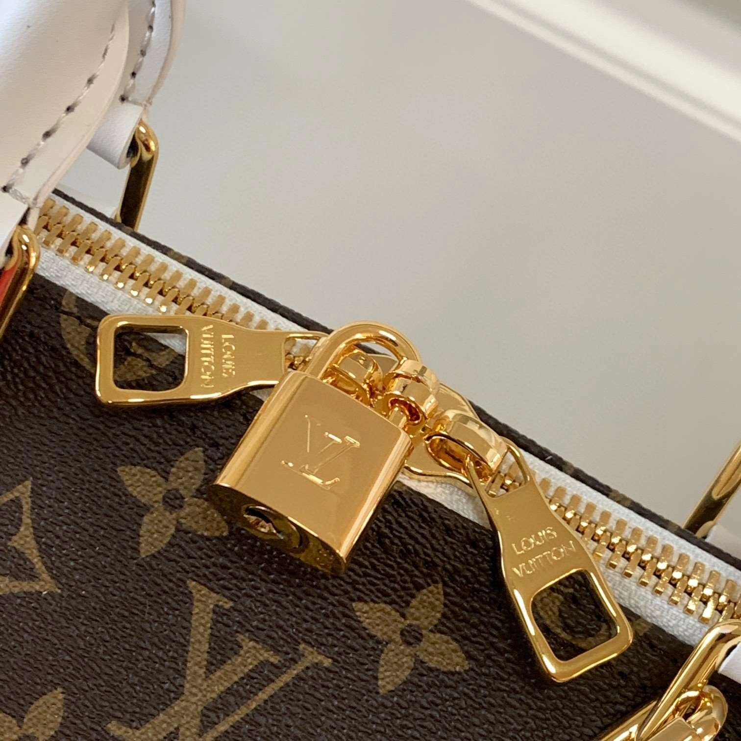 *MOMO--- M45587 item : A-B00G3103