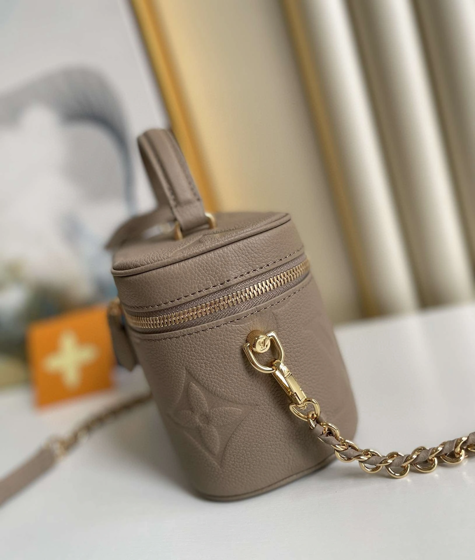 *MOMO--- M45608 item : A-B00G2704