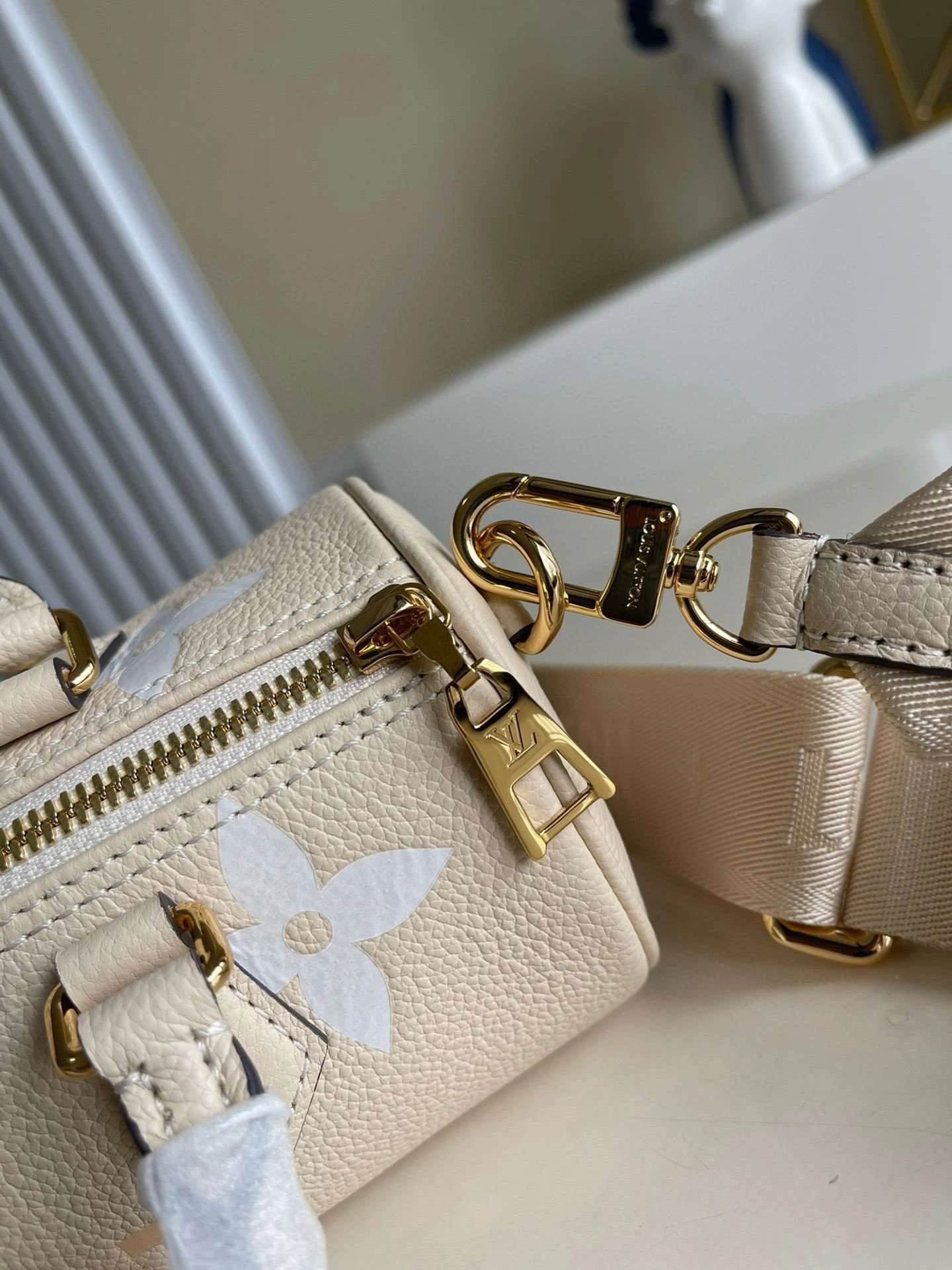 *MOMO--- M45707 item : A-B00G2939