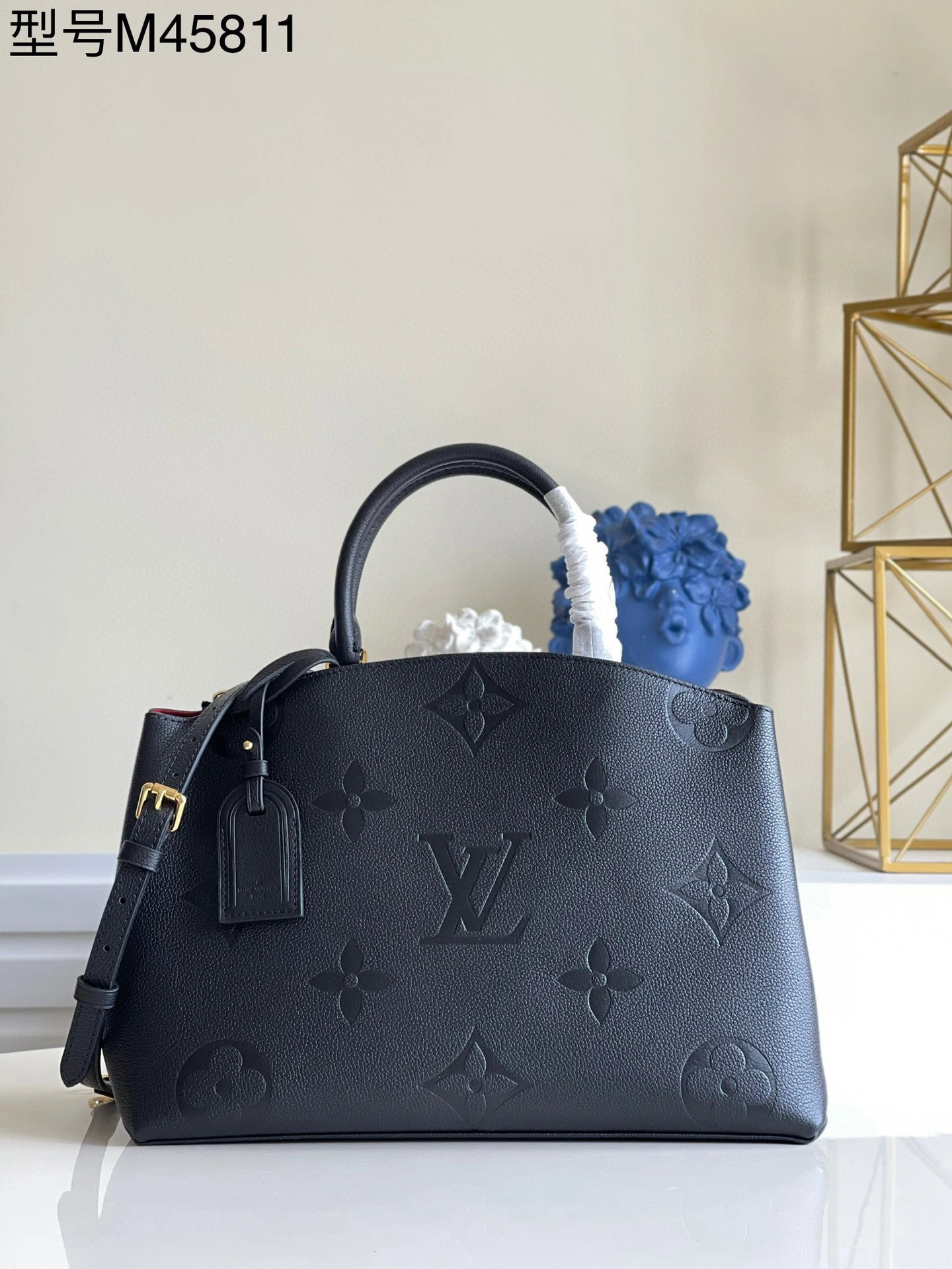 *MOMO--- M45811 item : A-B564J75321T
