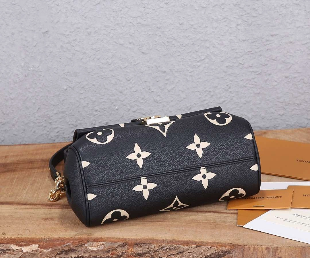 *MOMO--- M45859 cowhide item : A-B00G2848