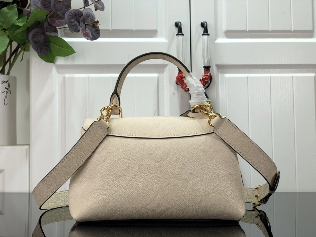 MOMO--- M46008 cowhide item:D-B174D1523