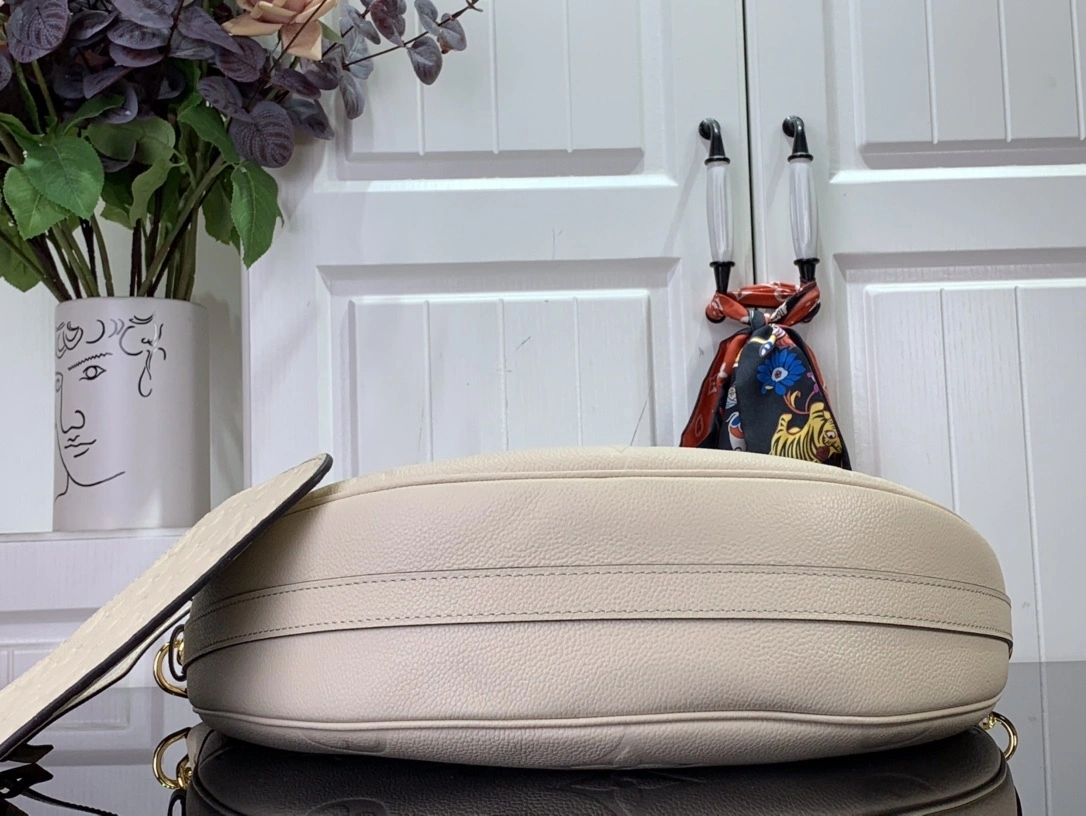MOMO--- M46739 cowhide Loop Hobo Monogram Empreinte item:C-B063K2203R