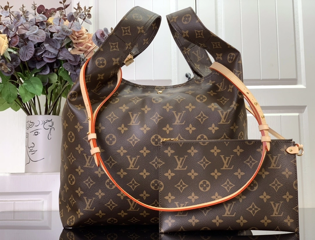 MOMO--- M46817 Atlantis Monogram item:C-B063K2215R