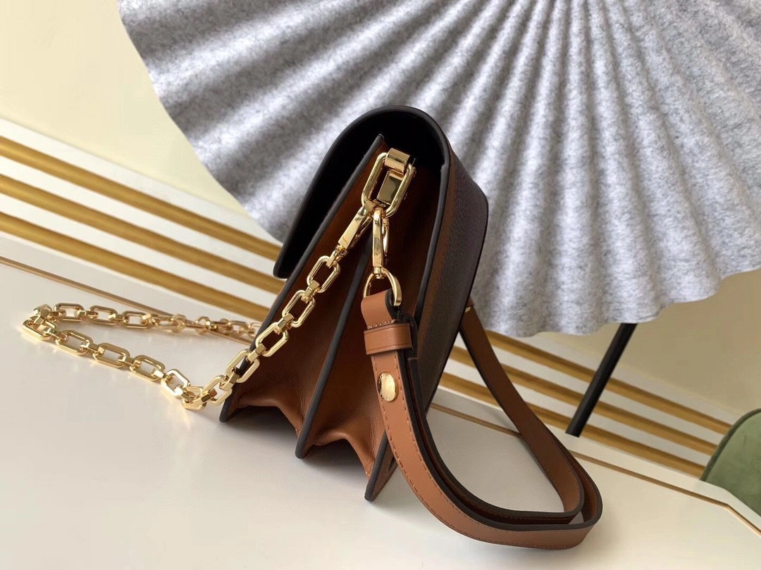 MOMO--- M53806 cowhide item : A-B00H0344