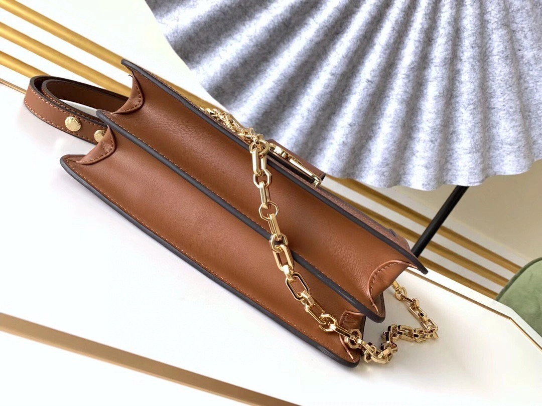 MOMO--- M53806 cowhide item : A-B00H0344