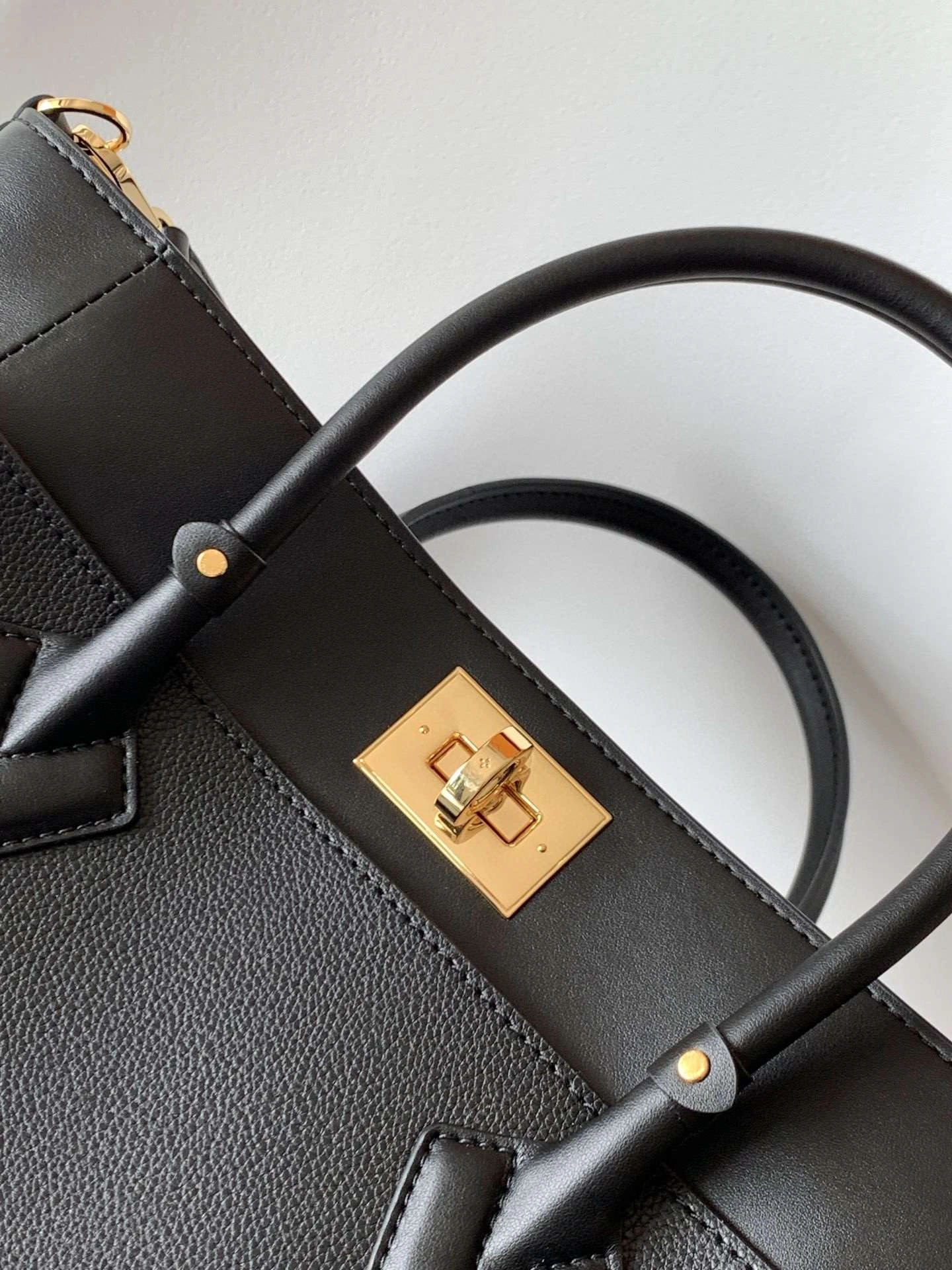 *MOMO--- M53826 Calfskin item : A-B00G3011