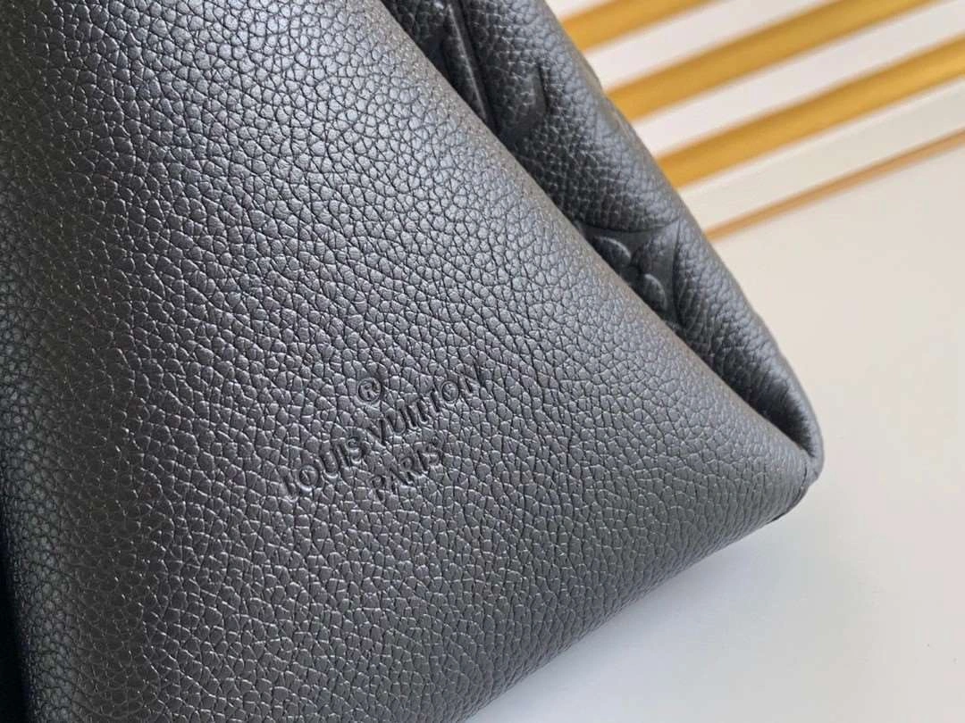 *MOMO--- M53944 cowhide item : A-B106G3007