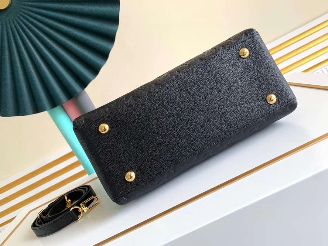 *MOMO--- M53944 cowhide item : A-B106G3007