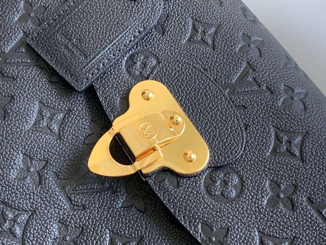 *MOMO--- M53944 cowhide item : A-B106G3007