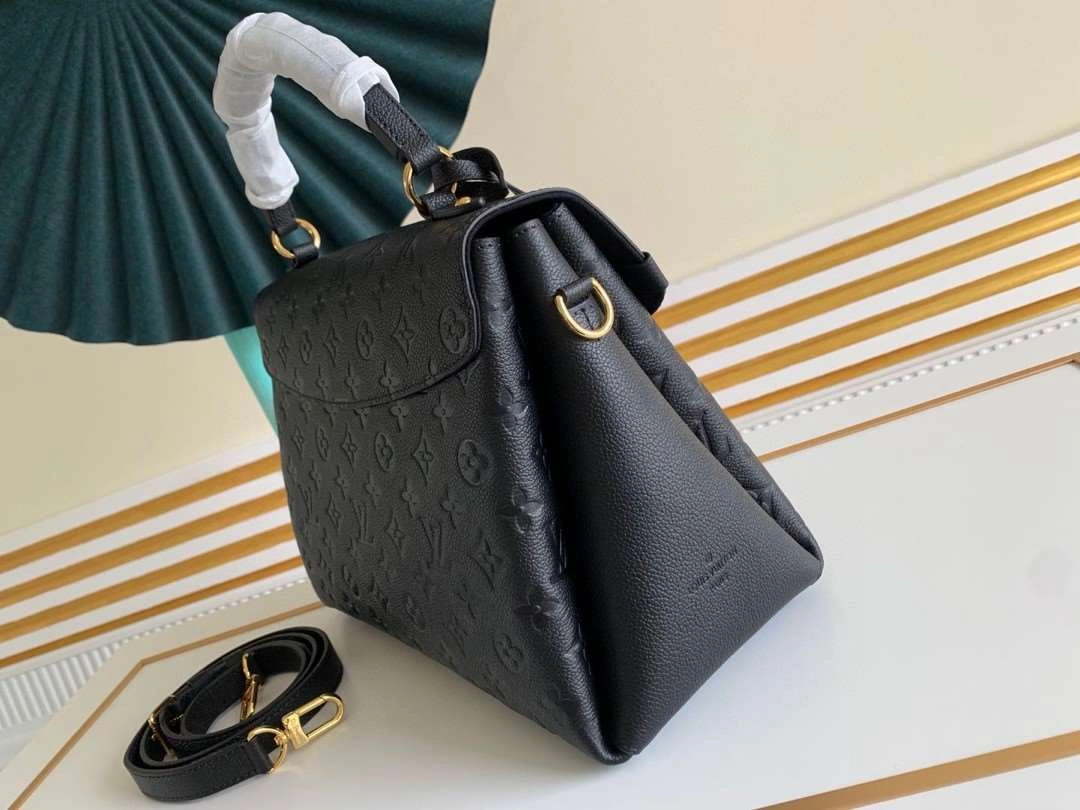 *MOMO--- M53944 cowhide item : A-B106G3007