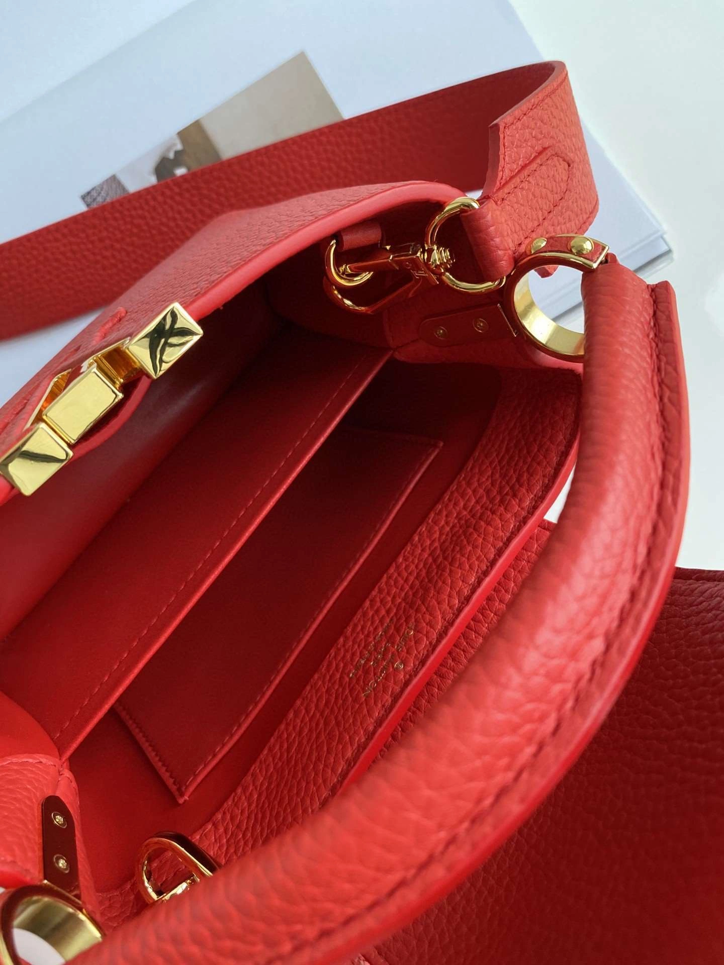 *MOMO--- M55985 item : A-B00G3023