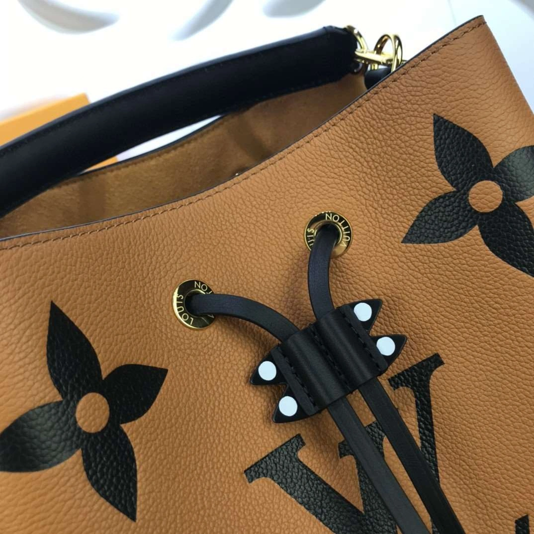 *MOMO--- M56888 cowhide item : A-B00G3017
