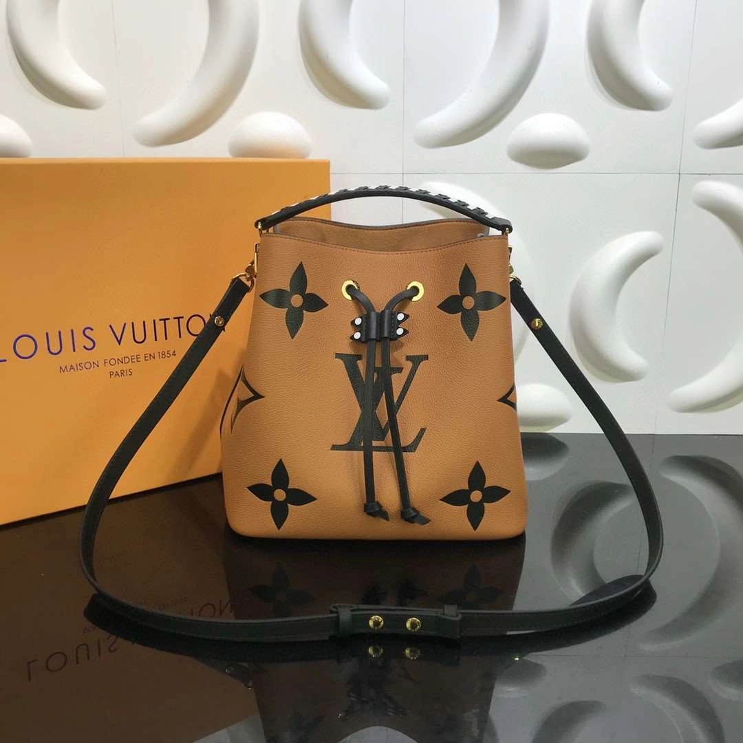 *MOMO--- M56888 cowhide item : A-B00G3017