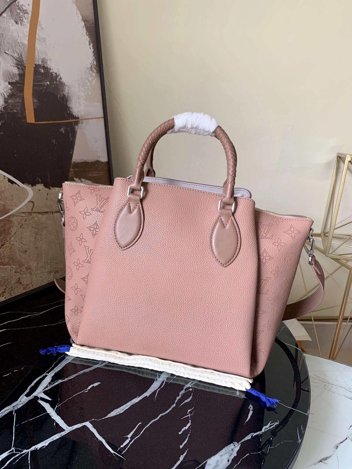 *MOMO--- M56906 Calfskin item : A-B00G3034