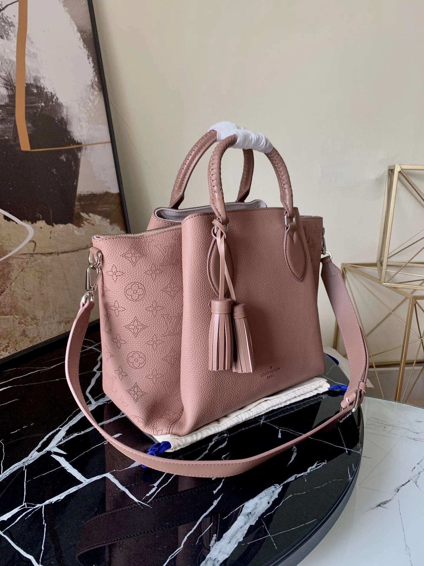 *MOMO--- M56906 Calfskin item : A-B00G3034
