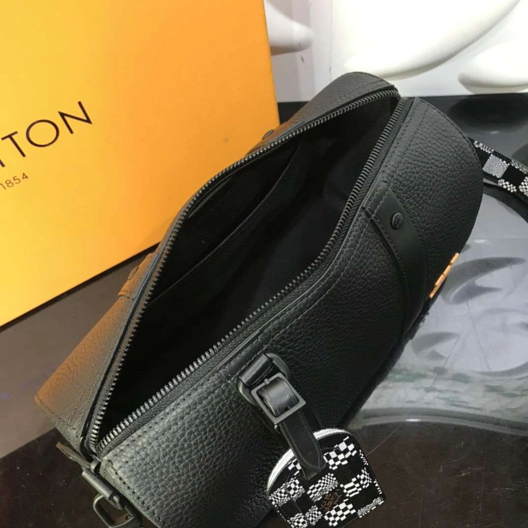 *MOMO--- M57417 cowhide item : A-B00H0233