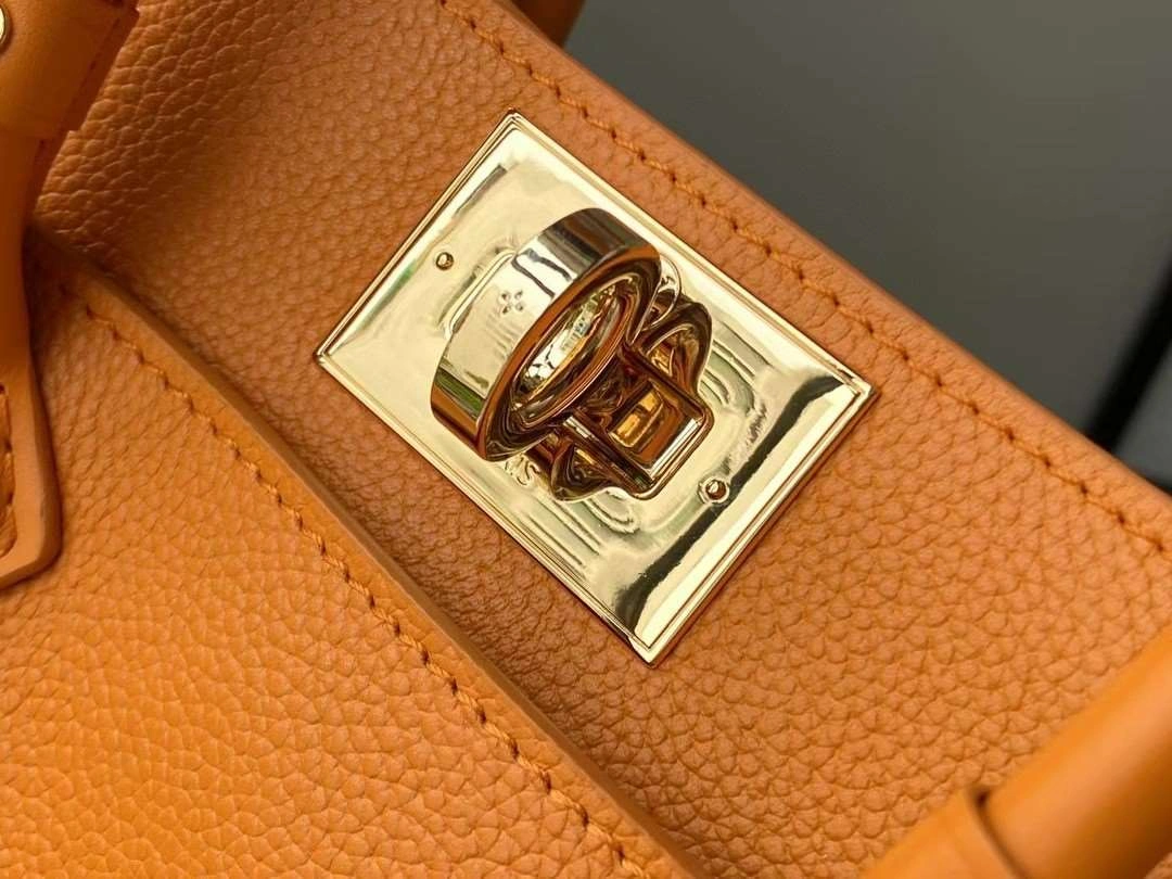 *MOMO--- M57730 Calfskin item : A-B00G3031