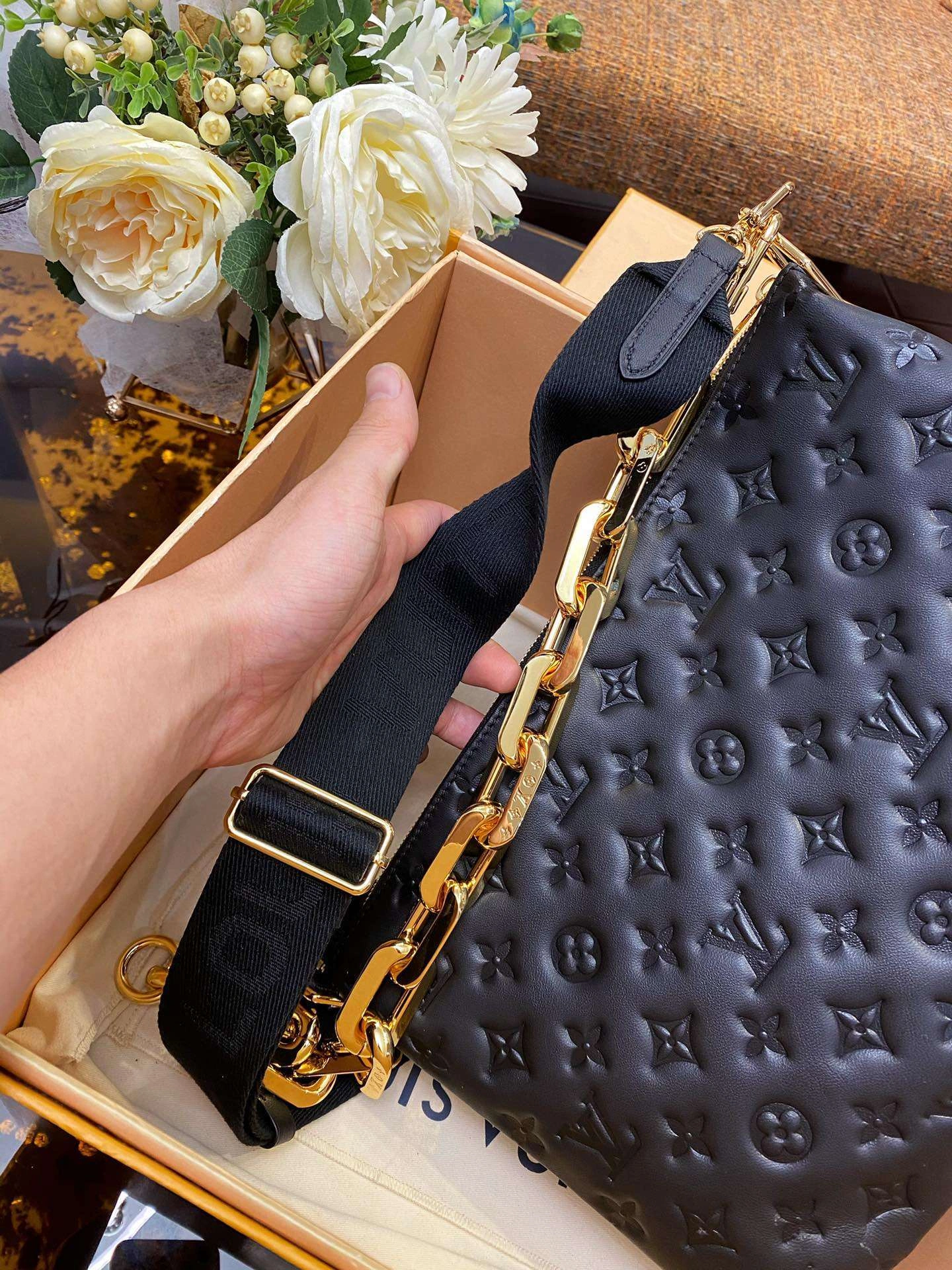 MOMO--- M57783 sheephide item : A-B00G2838