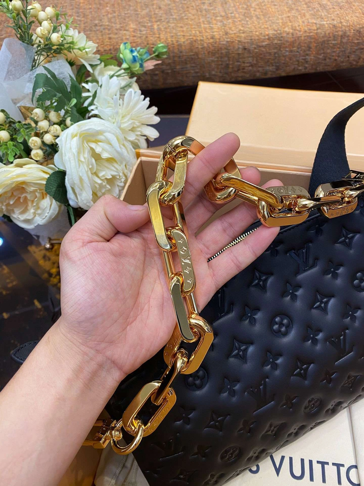 MOMO--- M57783 sheephide item : A-B00G2838