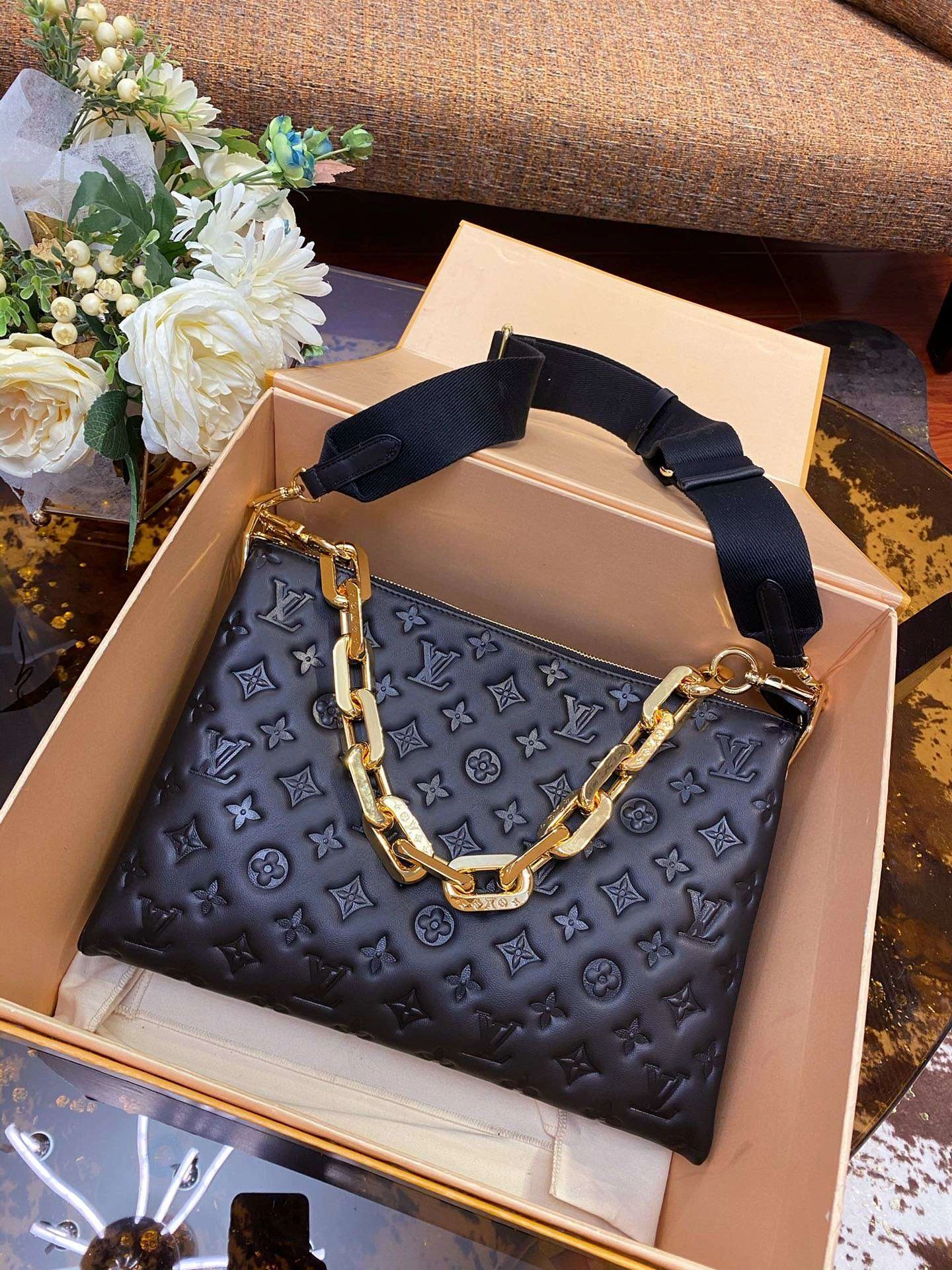 MOMO--- M57783 sheephide item : A-B00G2838