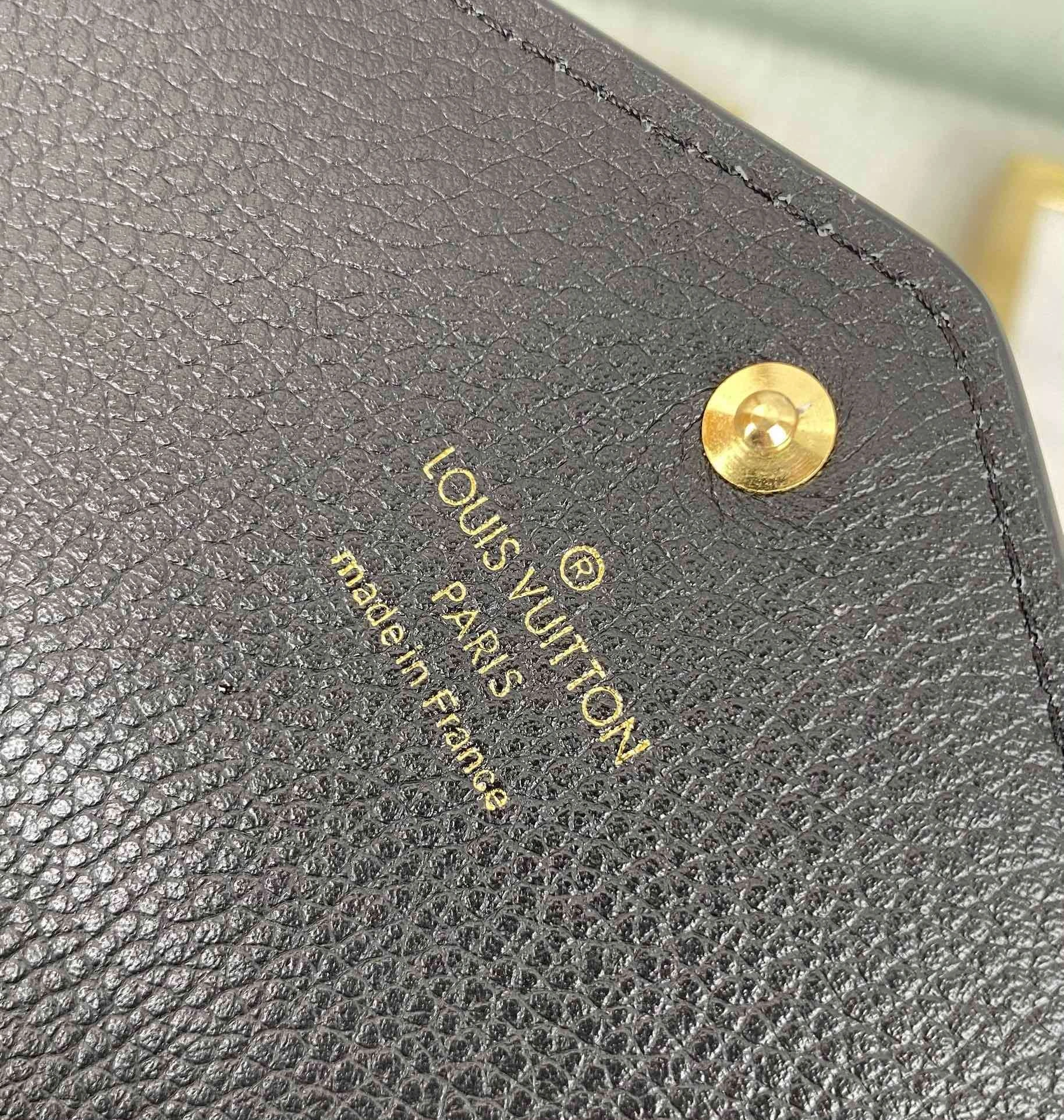 *MOMO--- M61182 item : A-B106G3044