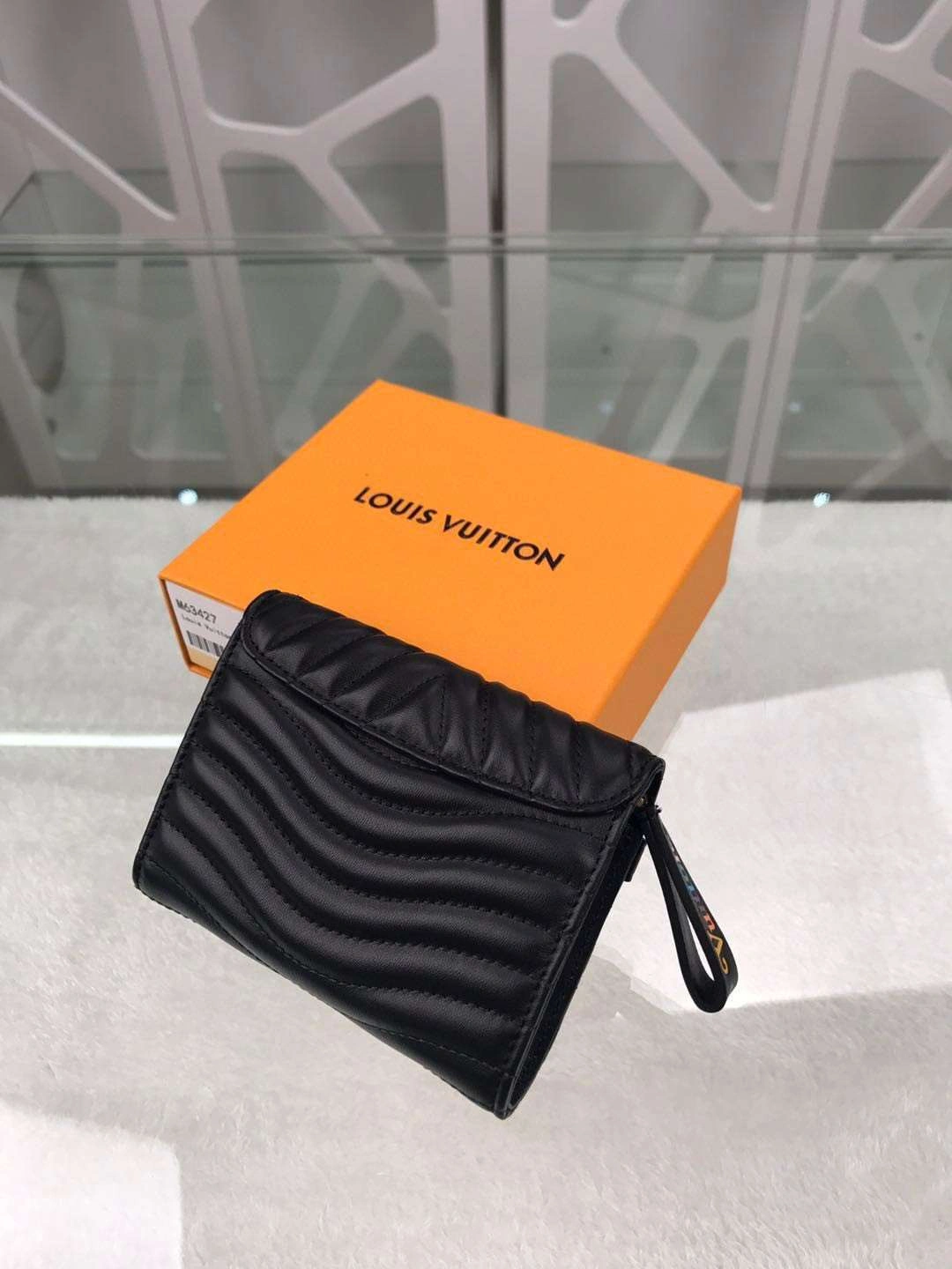 *MOMO--- M63427 Calfskin item : A-B040G3043