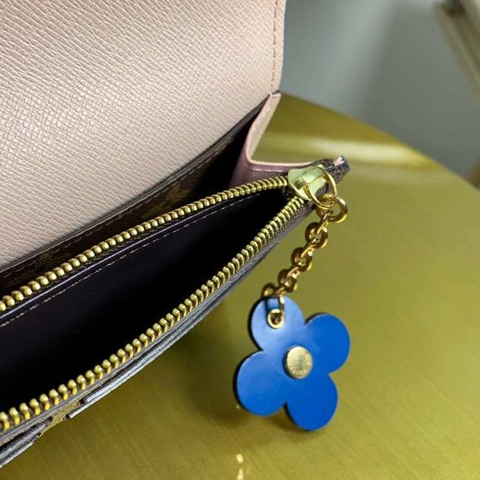 *MOMO--- M63895 item : A-B040H0129