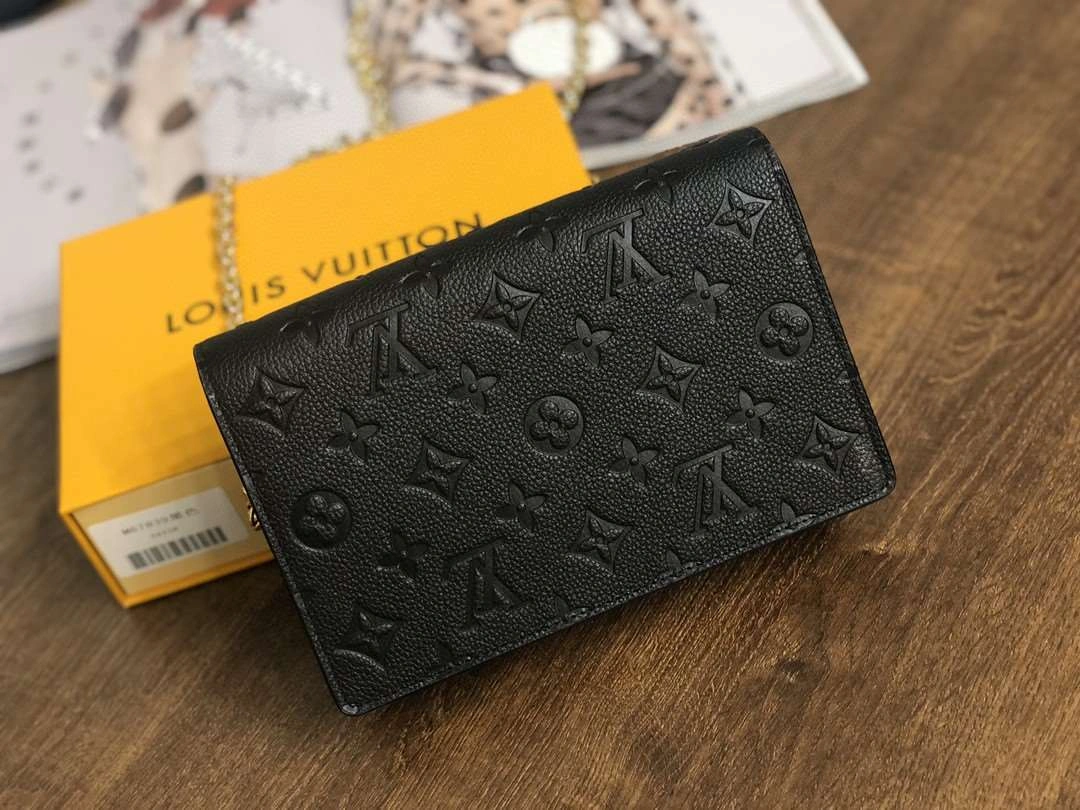 *MOMO--- M67839 cowhide item : A-B00G2831