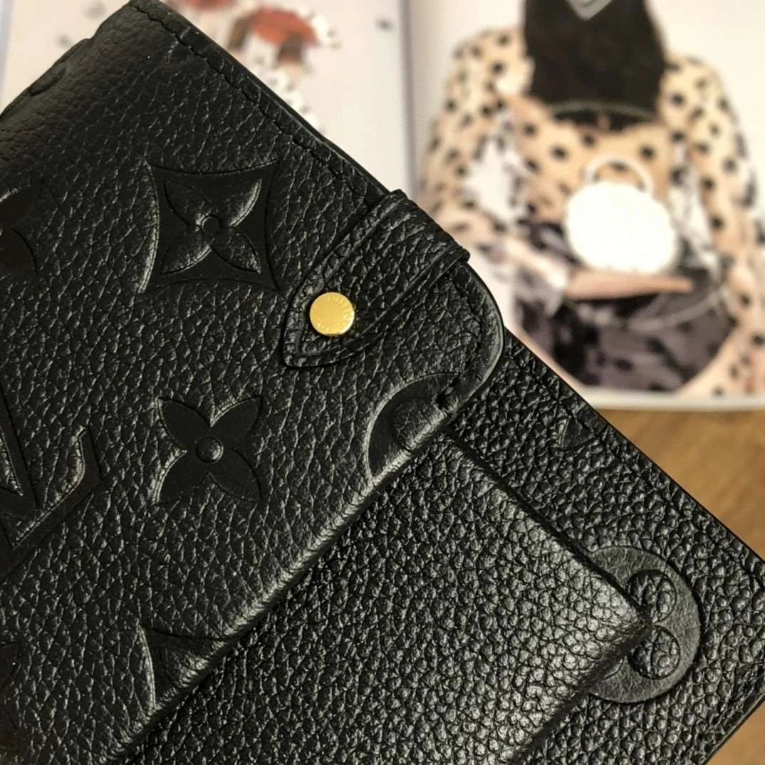 *MOMO--- M67839 cowhide item : A-B00G2831