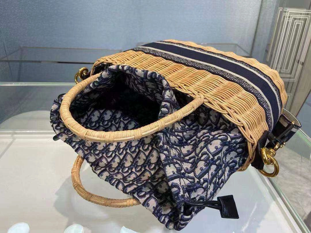 *MOMO--- M7601CMVO-M918 Tote item : A-B202H0529L