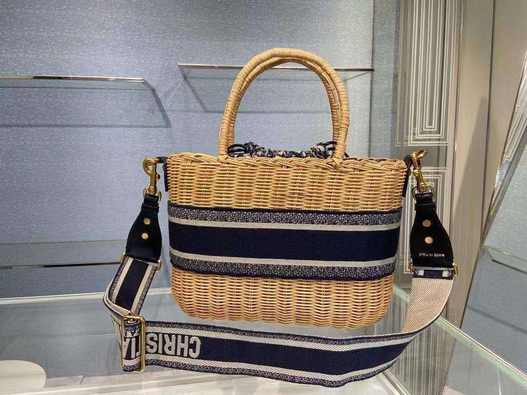 *MOMO--- M7601CMVO-M918 Tote item : A-B202H0529L
